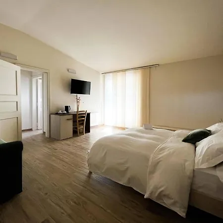 Casa Di Palaia 게스트하우스 4*